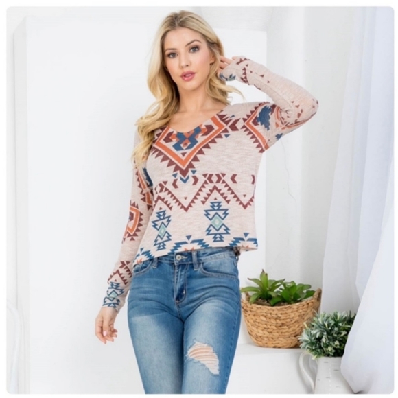 Aztec Print Long Sleeved Top 💖2 left! - Picture 6 of 6